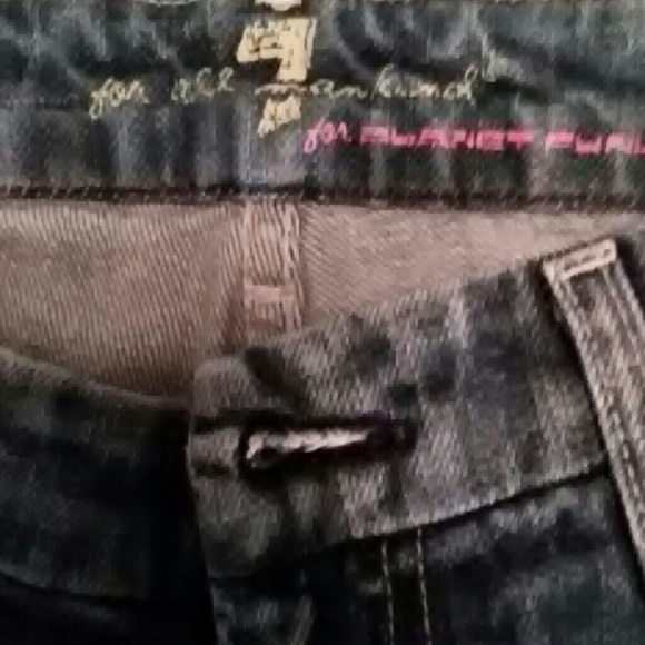 Nice distressed jeans - Picture 2 of 2