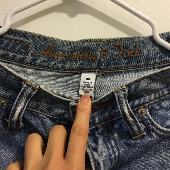 Abercrombie and Fitch destroyed jeans 00 - Picture 4 of 4