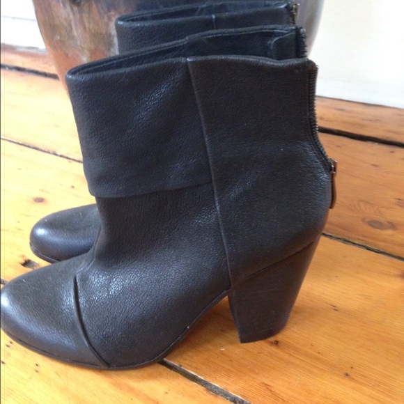 Vincent Camuto Black Booties