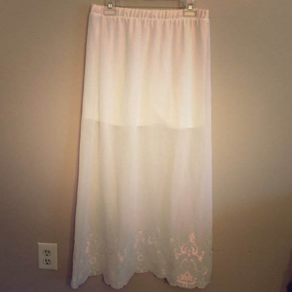 White Bohemian Maxi Skirt - Picture 1 of 3