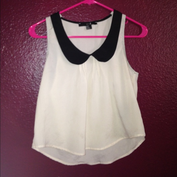 Short Collared Top - Picture 2 of 3