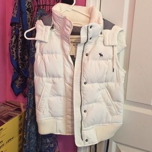 White vest with removable hood. Final offer!