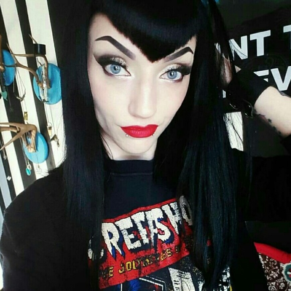 Meet Your Posher - Picture 16 of 16