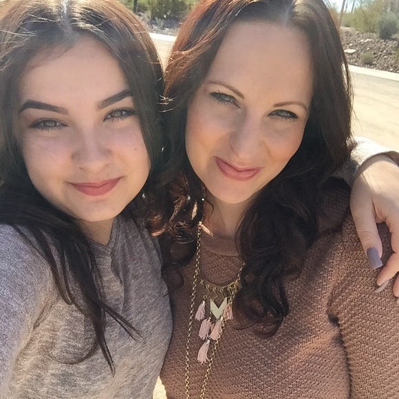 Meet your Posher, Sara - Picture 1 of 1