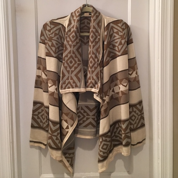 Staring at Stars Aztec Sweater Size M