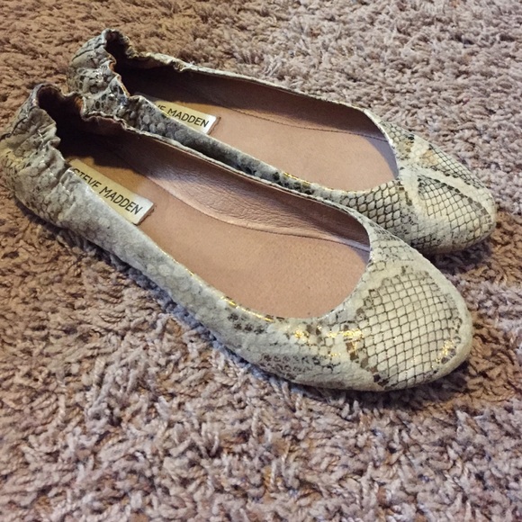 Steve Madden flats