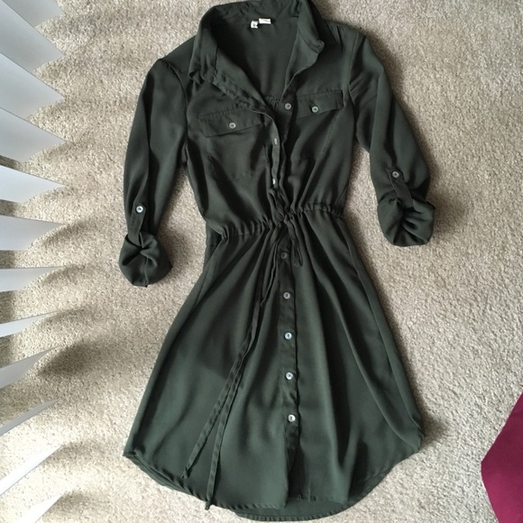 Super cute olive green dress.
