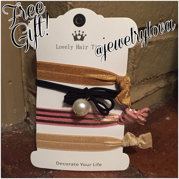Set of hair ties