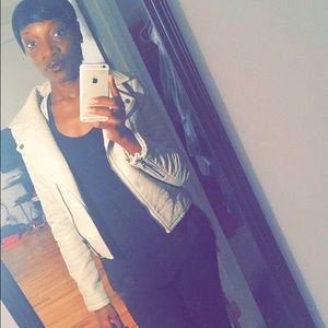 Meet your Posher, Donisha