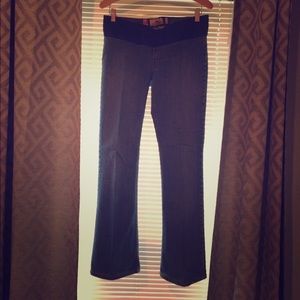 💥FINAL PRICE 💥🎀Juicy Couture Maternity jeans🎀