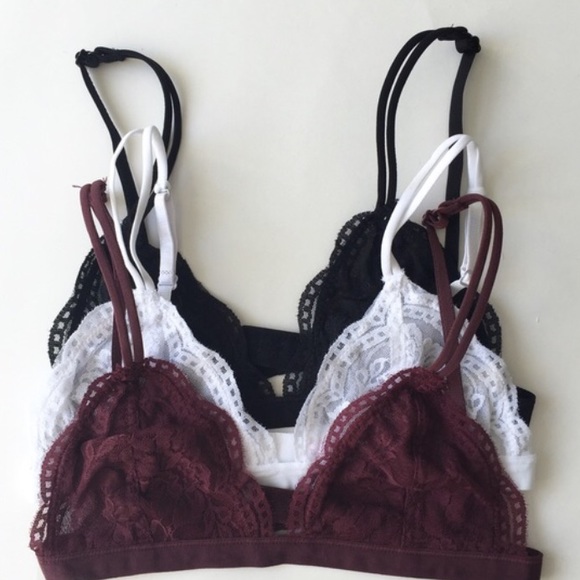 Reserve Bundle of 2 lil lacy bralettes.