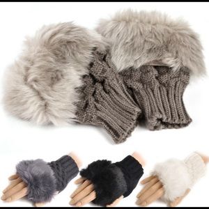 Knitted faux fur gloves