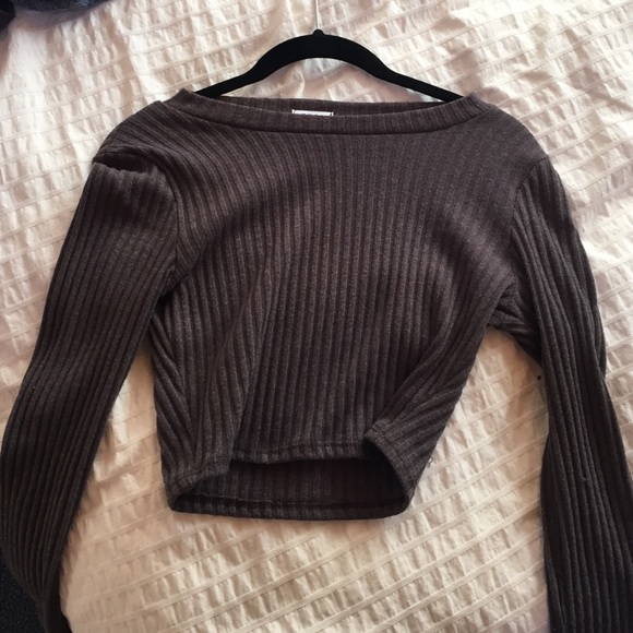 Tobi grey long sleeve crop top - Picture 1 of 2