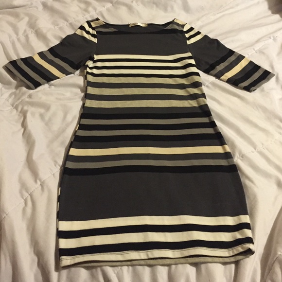 Short sleeved dressed