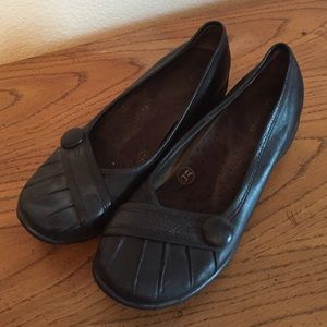 Black flats