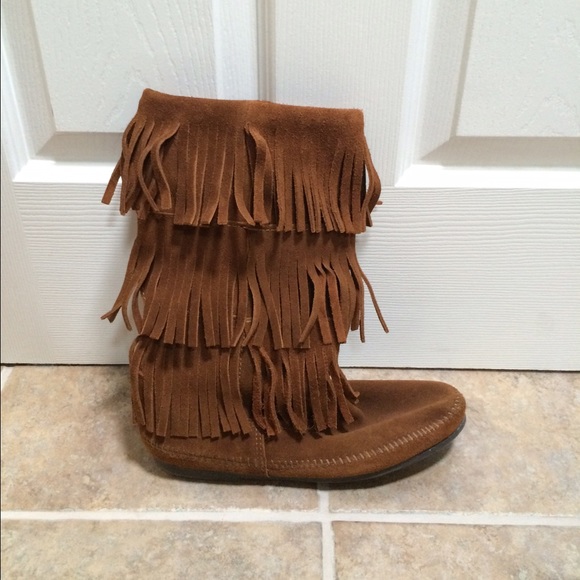 New Minnetonka fringe boots - size 10