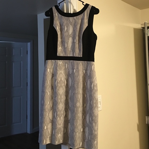 CALVIN KLEIN COLORBLOCK SLEEVELESS DRESS🔘 - Picture 3 of 3