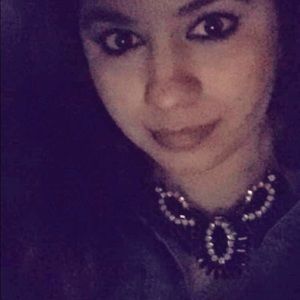 Meet your Posher, Cassandra