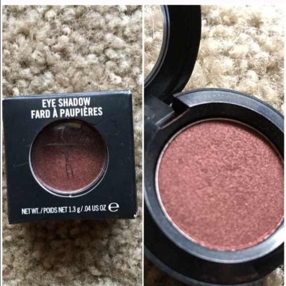 MAC limited Edition Deep Fixation eyeshadow