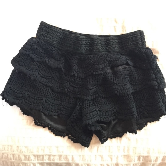 Black Lace Flowy Shorts - Picture 1 of 1