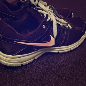 NIKE AIR RELENTESS 2 BLACK AND TIFFANY BLUE