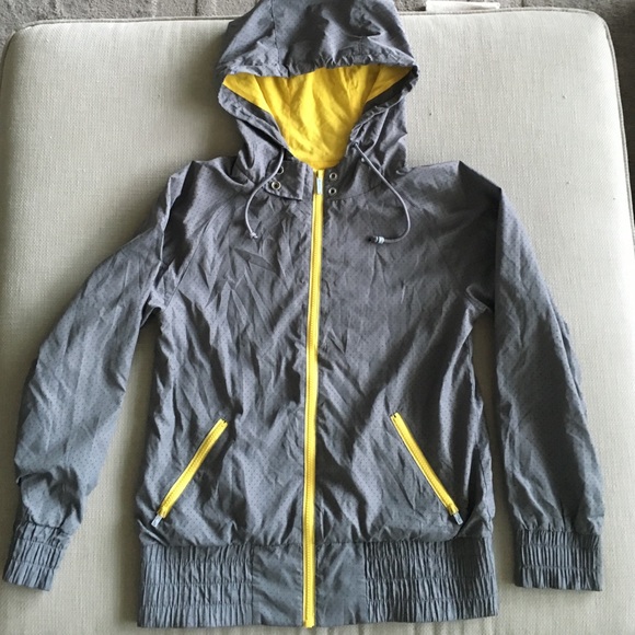 Trendy lightweight Burton jacket