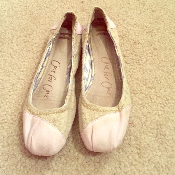 Tan and pink Toms!