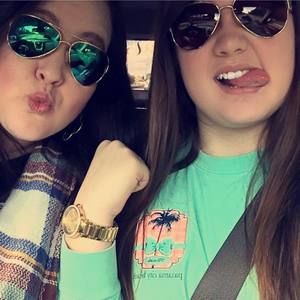 Meet your Posher, Lindsey