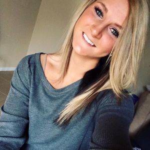 Meet your Posher, Desiree