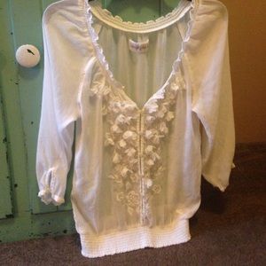 stunning cream blouse!💜💚