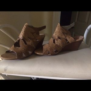 Tan wedges