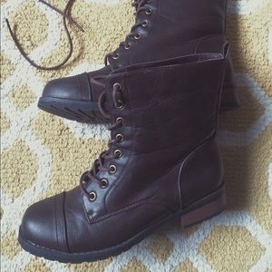 8.5 Dark Brown Boots
