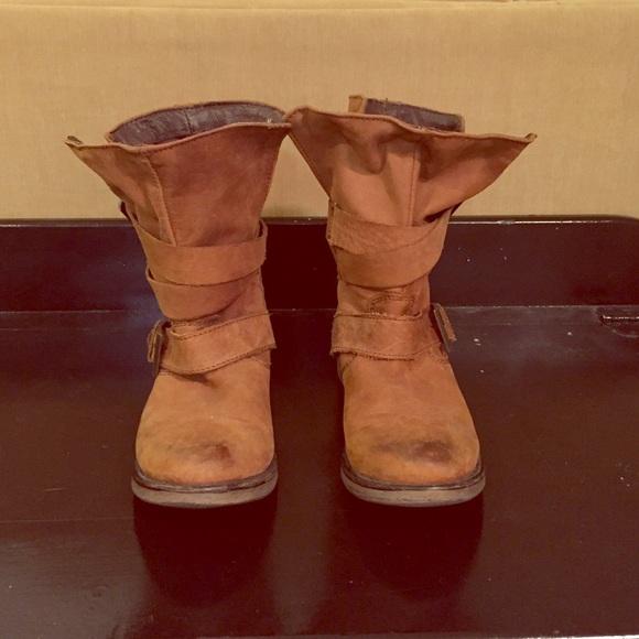 Steve Madden Wrap Around Boots