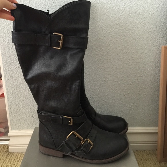 Black boots
