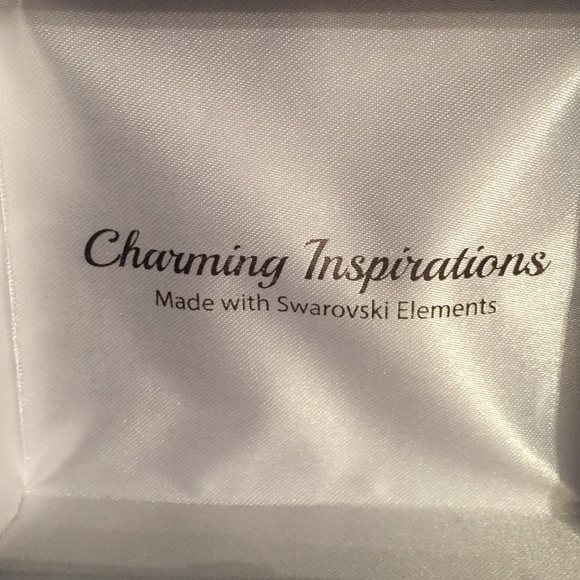 NECKLACE - Picture 2 of 4