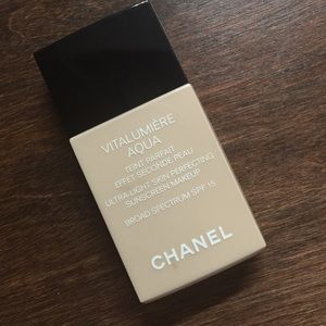 Authentic Chanel VITALUMIÈRE AQUA