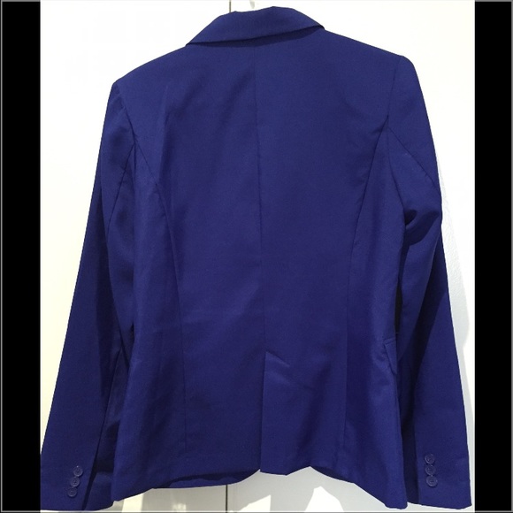 Blazer - Picture 2 of 4