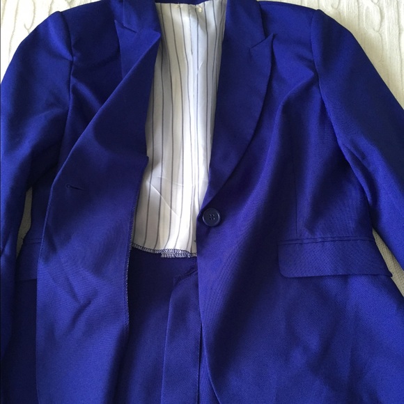 Blazer - Picture 3 of 4