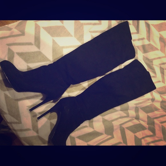 Over the knee Forever 21 black boots