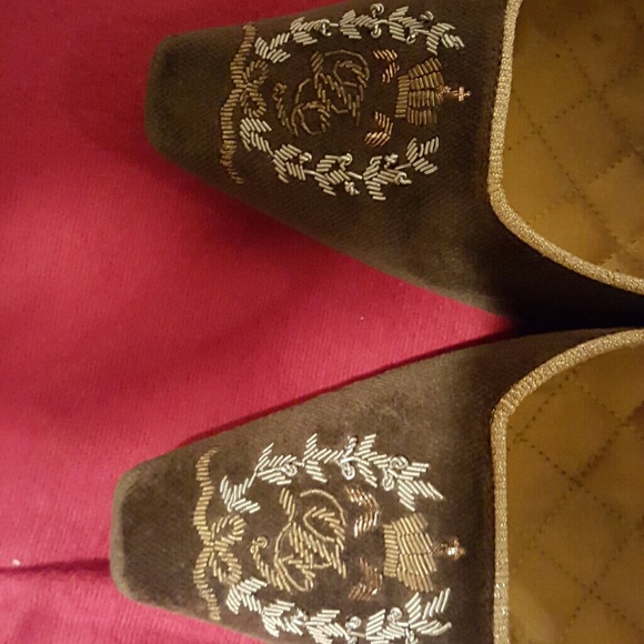 D&G Stylish elegant shoe - Picture 2 of 4