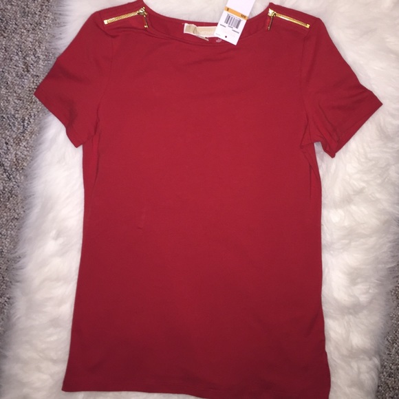 🚫SOLD🚫New Micharl Kors Red Tee Shirt - Picture 2 of 2