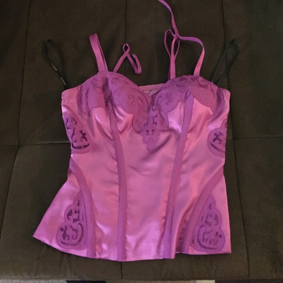 Bebe pink top Size medium.Removable straps.