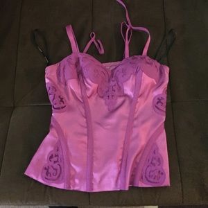 Bebe pink top Size medium.Removable straps.