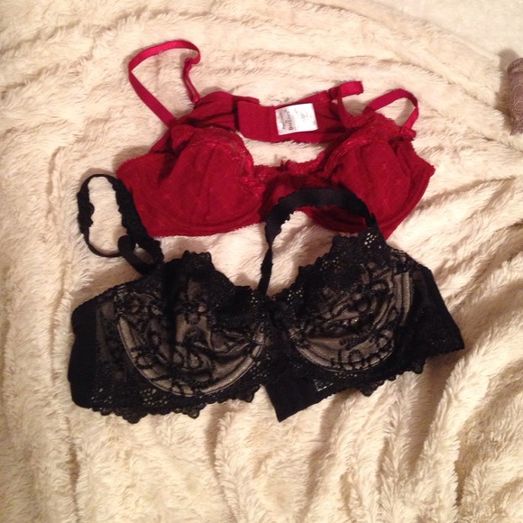 2 Lacey underwire bras