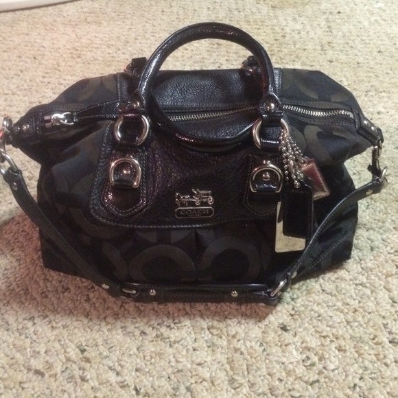 Coach Medium Black Handbag - Picture 2 of 4
