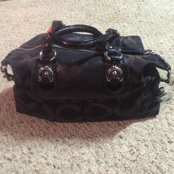 Coach Medium Black Handbag - Picture 3 of 4
