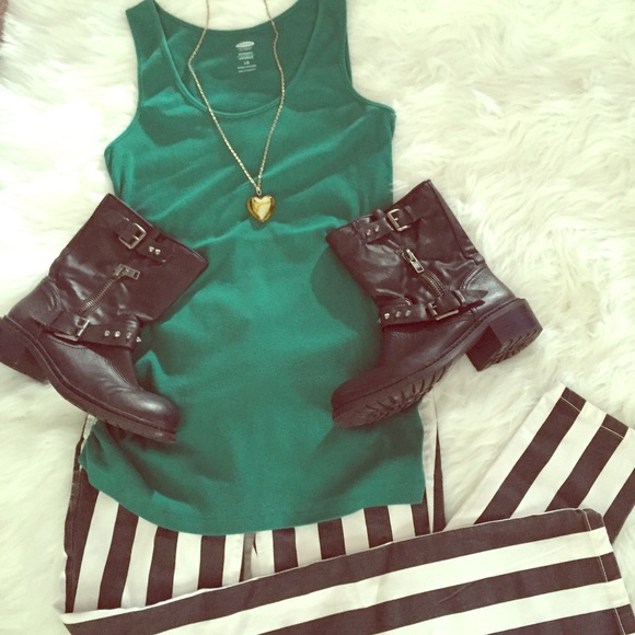 ❌SOLD❌Maternity ⭐️ forest green tank top