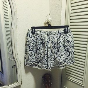 Cream & Navy Pattern Shorts