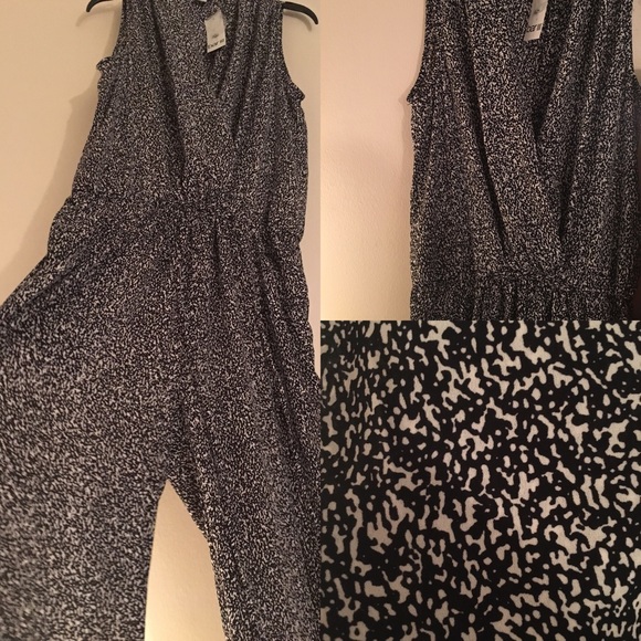 Brand New Bar III Sleeveless Patterned Jumpsuit