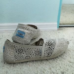 Cream lace toms slightly worn